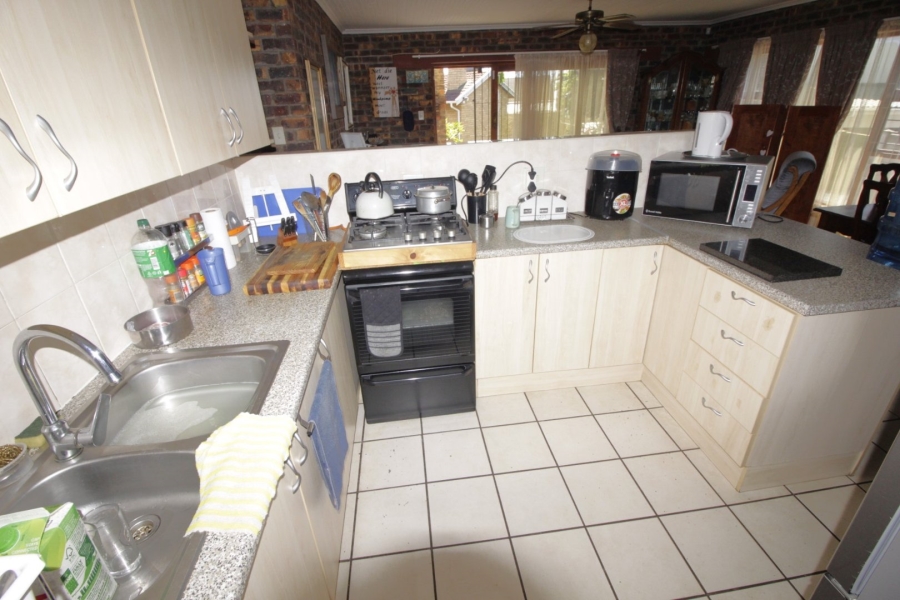 3 Bedroom Property for Sale in Wavecrest Eastern Cape